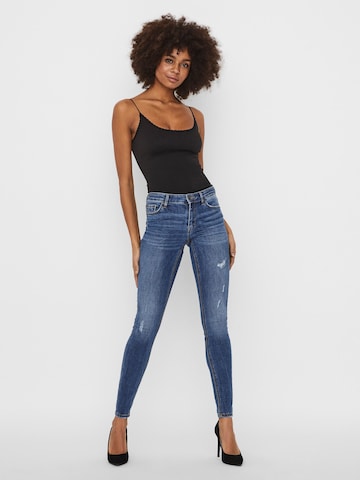 Skinny Jeans 'Lydia' de la VERO MODA pe albastru
