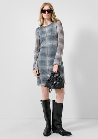 Robe QS en gris : devant