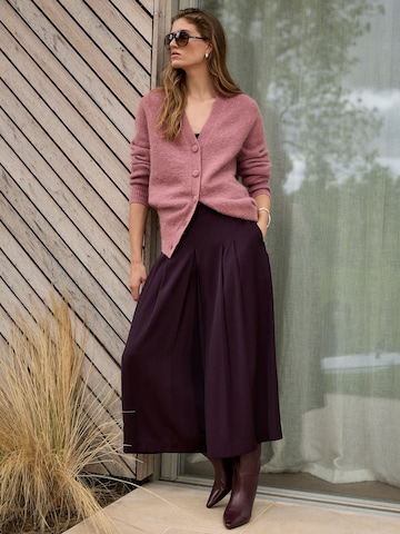 Next - Pierna ancha Pantalón plisado 'N. Premium' en rojo