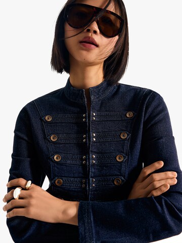 Bershka Välikausitakki värissä sininen