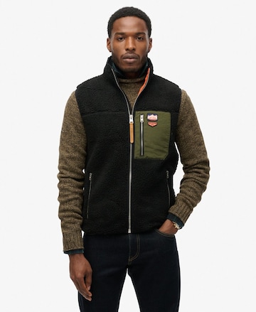 Superdry - Chaleco en negro: frente