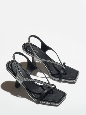 Sandalo '2238-11' di Estro in nero