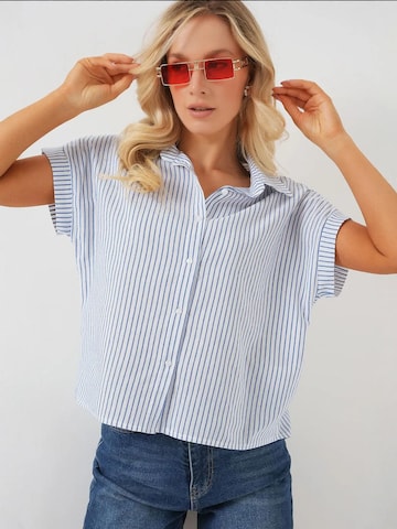 Bigdart - Blusa em azul: frente