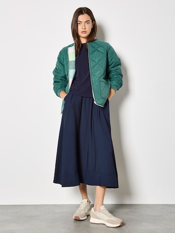 Veste bavaroise ' ' Apricot en vert