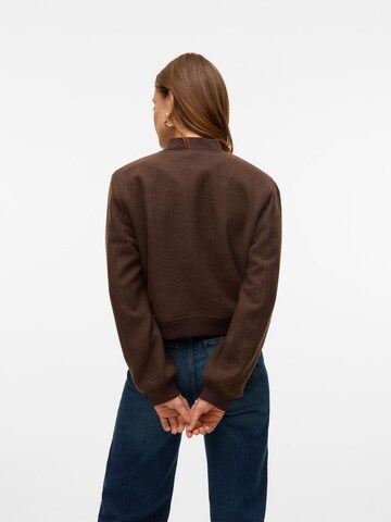 Veste mi-saison 'CHLOE' VERO MODA en marron