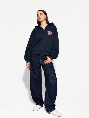 Veste de survêtement Bershka en bleu