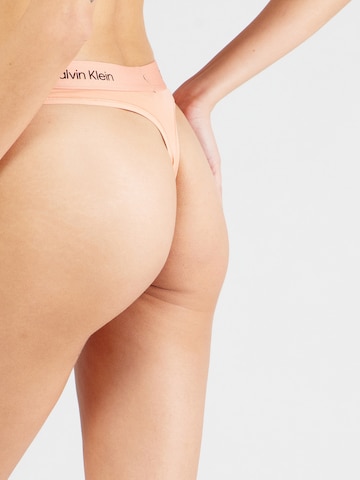 Calvin Klein Underwear - Tanga em rosa