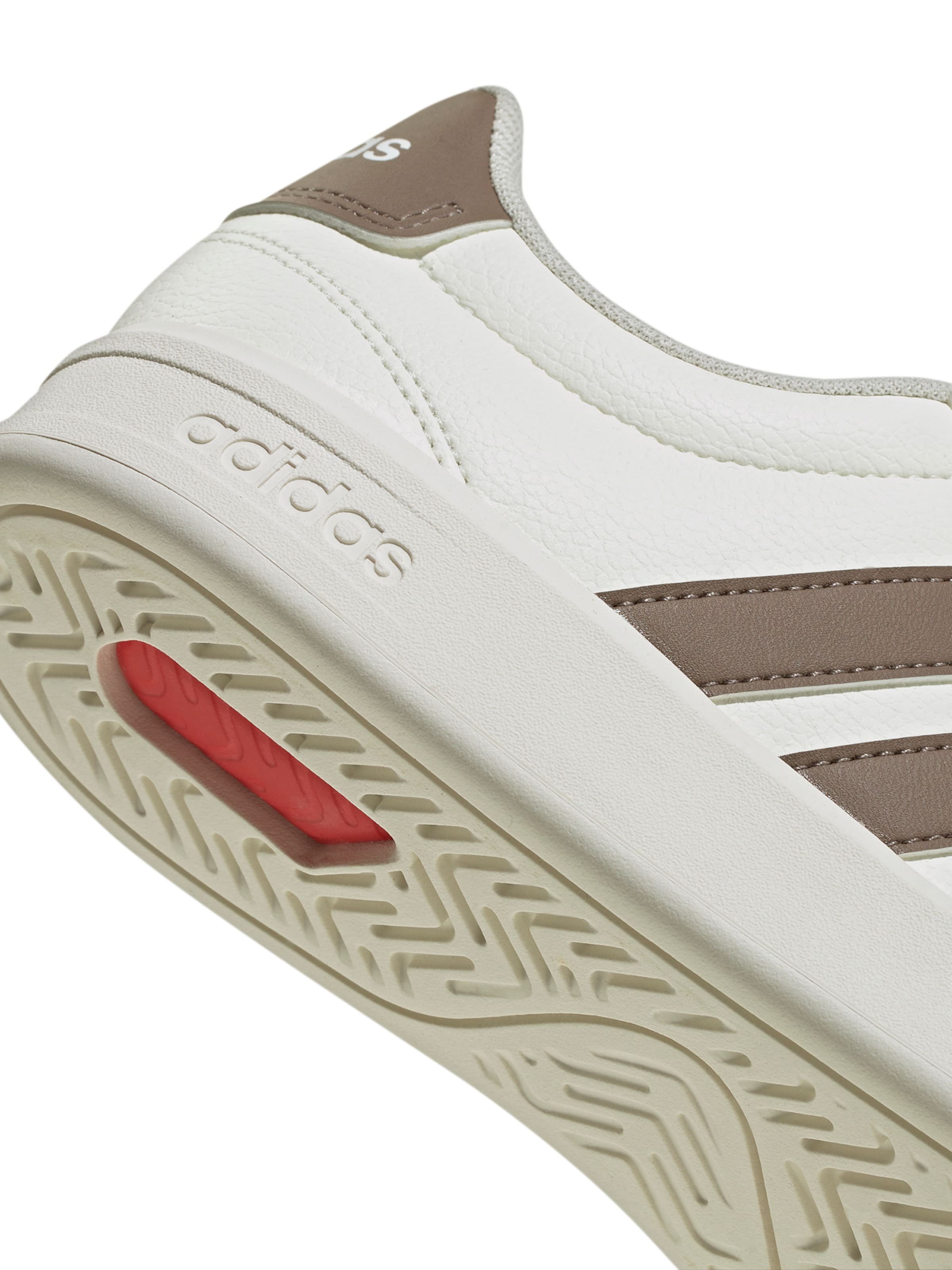 Baskets basses 'GRAND COURT 3.0' ADIDAS SPORTSWEAR en blanc