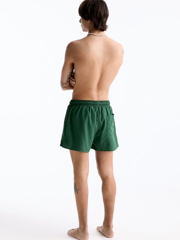 Shorts de bain Pull&Bear en vert