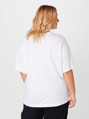 Nike Sportswear - Camiseta funcional en blanco