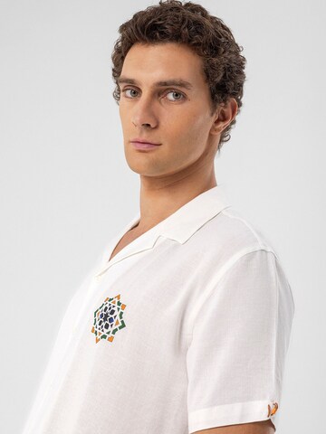 Coupe regular Chemise Antioch en beige