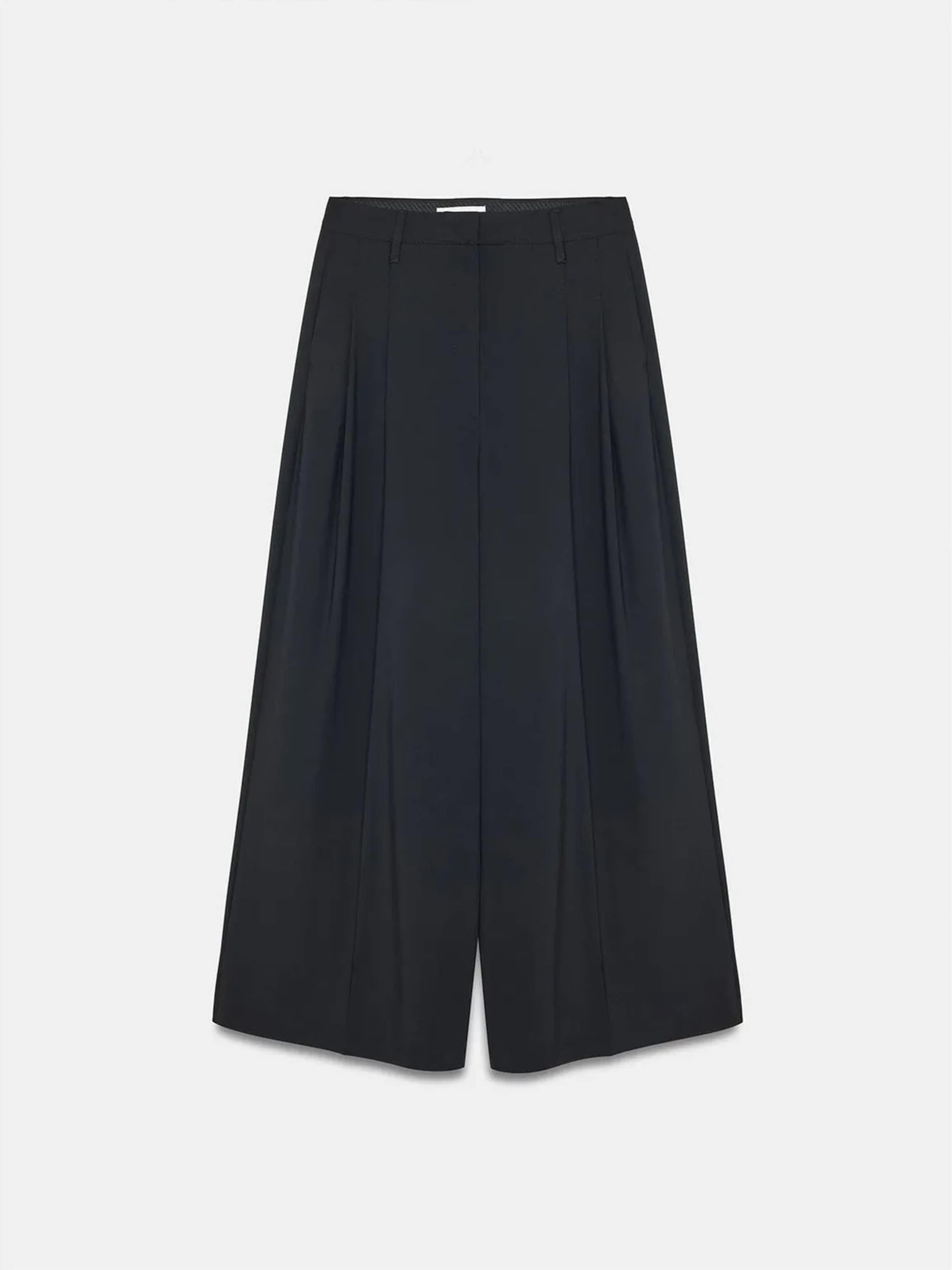 Dilvin Pants in Black: front