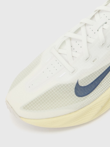 Baskets basses 'Ava X' Nike Sportswear en blanc