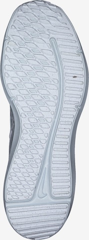 Chaussure de course 'Downshifter 12' NIKE en blanc