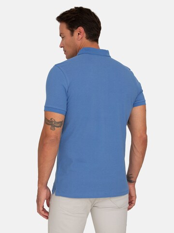 Jacey Quinn - Camisa em azul