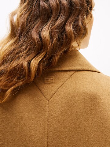 TOMMY HILFIGER Tussenmantel in Bruin