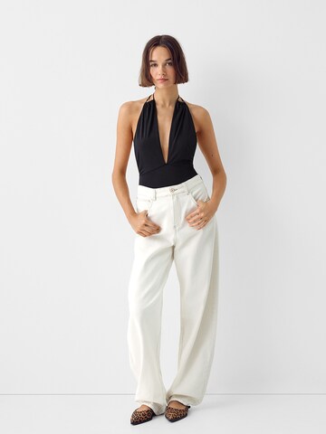 Tricou body de la Bershka pe negru