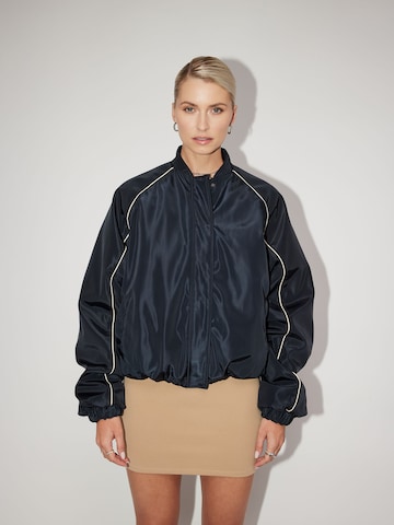 Veste mi-saison 'Garnet' LeGer by Lena Gercke en noir : devant