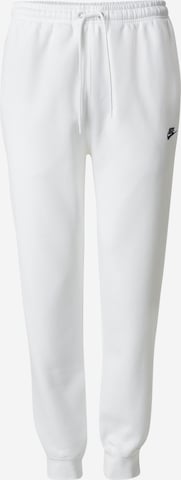 Chaussure basse 'CLUB' Nike Sportswear en blanc : devant