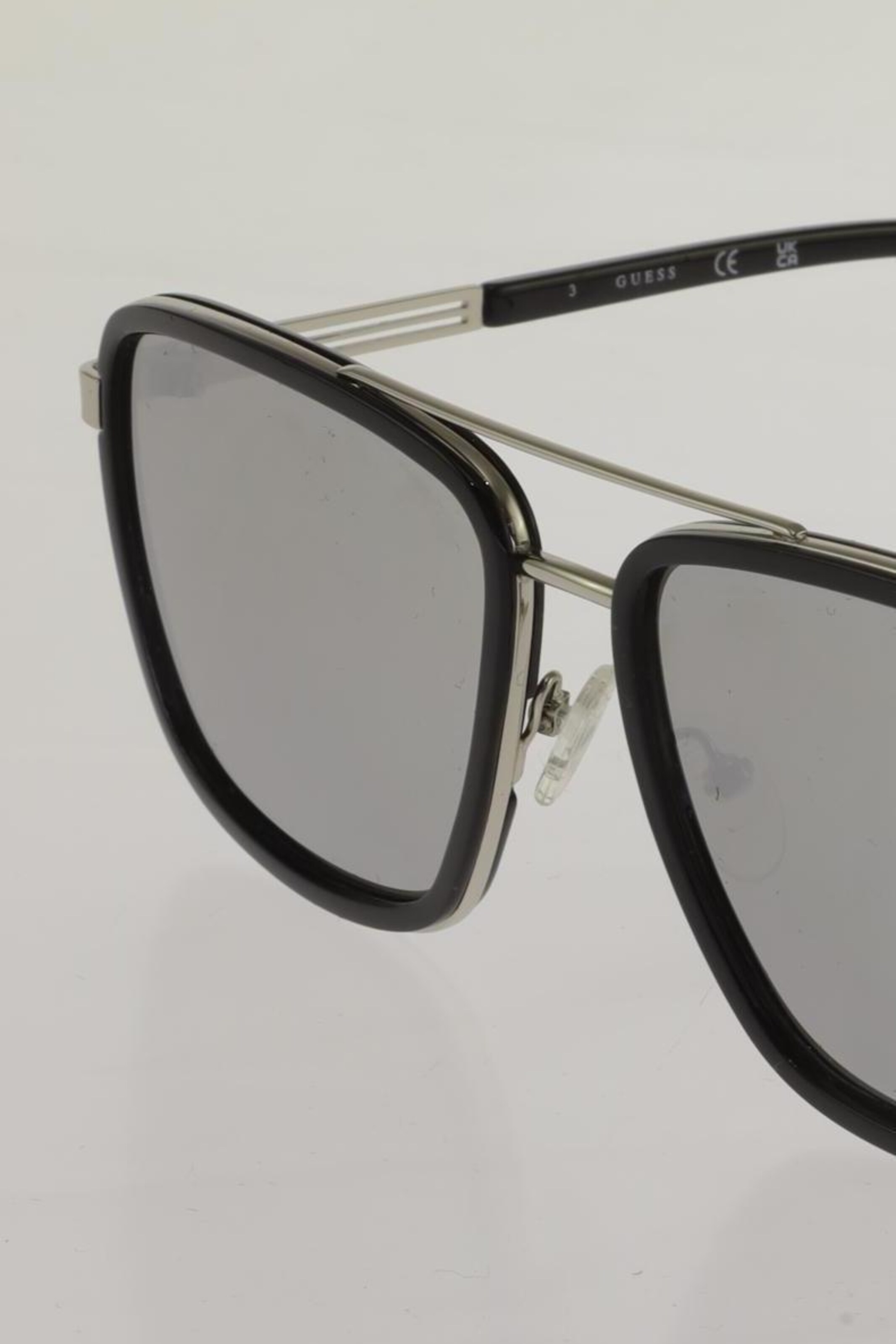 GUESS Sunglasses in One size in Black