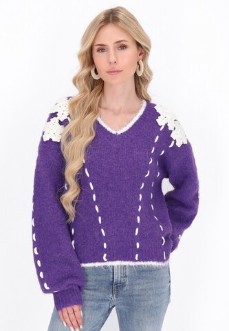 IZIA Sweater in Purple: front