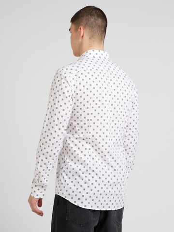 Coupe slim Chemise 'Kenno' HUGO en blanc