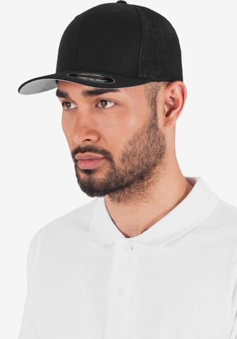Șapcă de la Flexfit pe negru: față