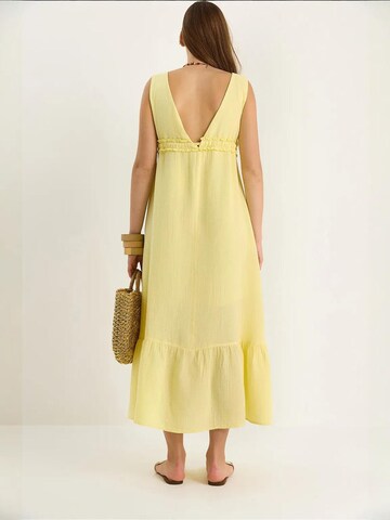 Bianco Lucci - Vestido de verão em amarelo