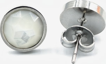 Sergio Engel Earrings 'Beach Ohrring 04 - Wasserfester Naturstein-Ohrstecker in Edelstahl' in White: front