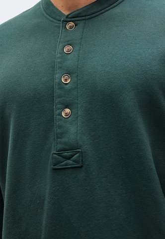Abercrombie & Fitch Sweatshirt 'ESSENTIAL' i grøn: forside