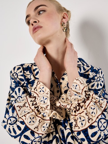 Apricot Blouse ' ' in Blue