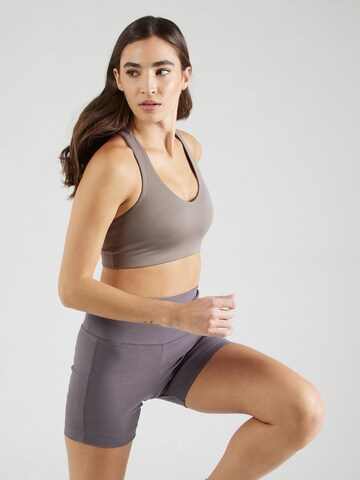 Girlfriend Collective - Bustier Sujetador deportivo 'Float Lola' en marrón: frente