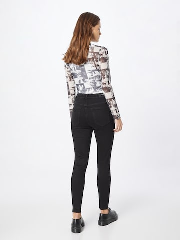 KENDALL + KYLIE Slimfit Jeans i svart