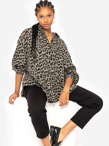 SASSYCLASSY Bluse in Grau