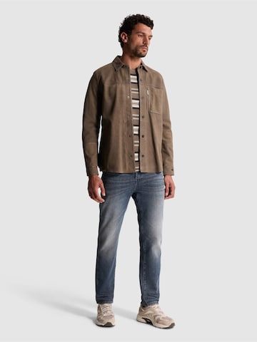 CAST IRON Regular fit Overhemd 'Suede overshirt with waxed seams and chest pocket' in Bruin
