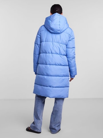 PIECES Winter Coat 'Bee' in Blue