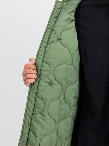 Giacca di mezza stagione di ALPHA INDUSTRIES in verde