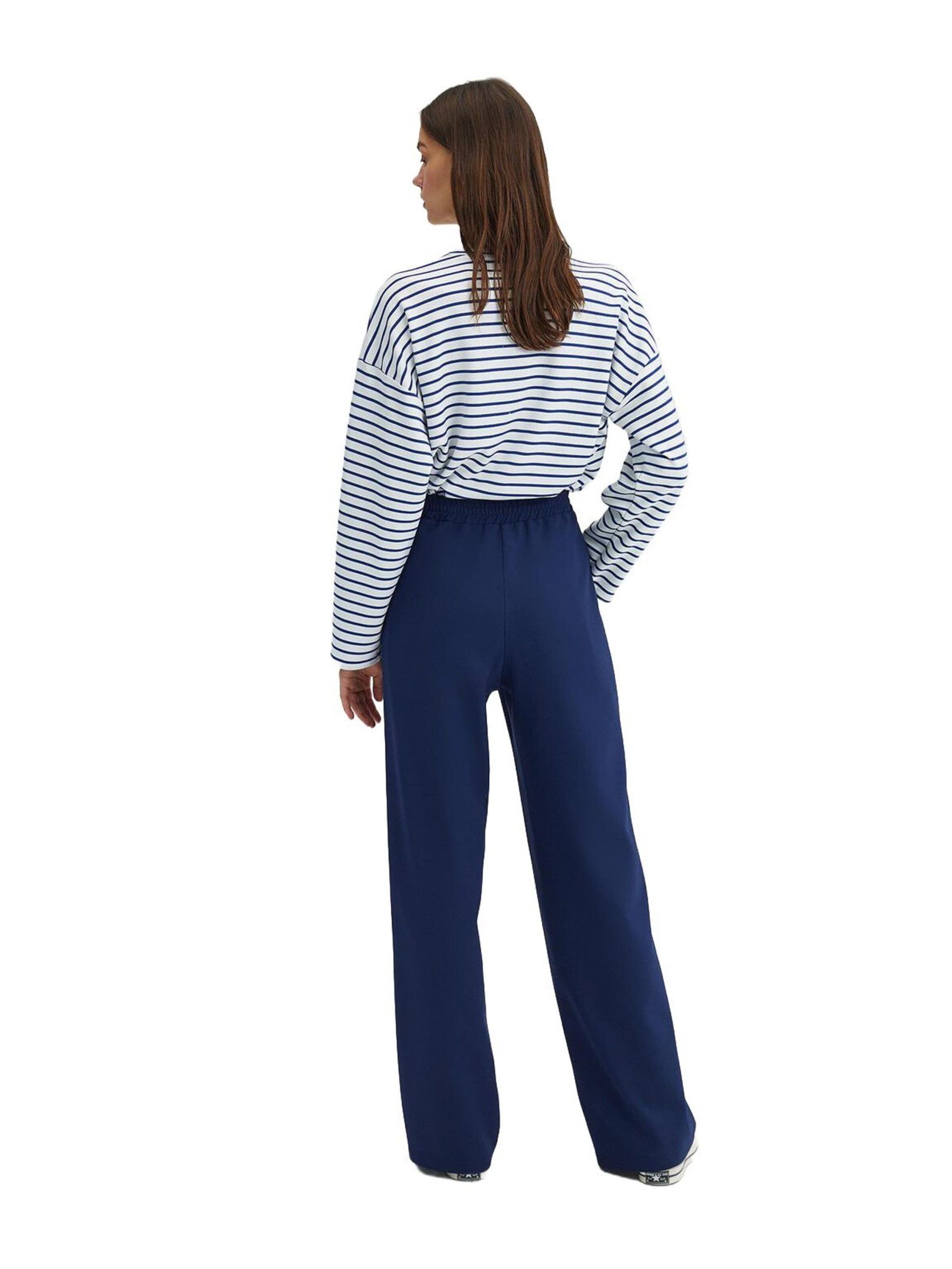 Touche Prive Loose fit Trousers with creases in Blue