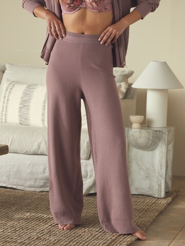 B by Ted Baker Широки крачоли Панталон в розово: отпред