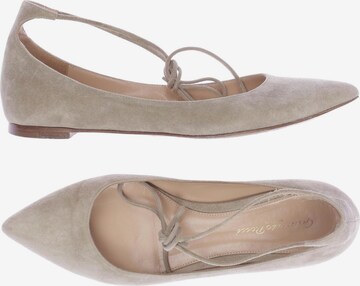 Gianvito Rossi Flats & Loafers in 37,5 in Beige: front