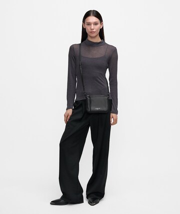 Liebeskind Berlin Crossbody in Schwarz: Vorderseite
