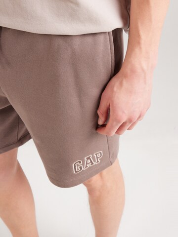 Regular Pantaloni 'HERITAGE' de la GAP pe maro