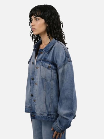 HEFTYKA Between-Season Jacket in Blue