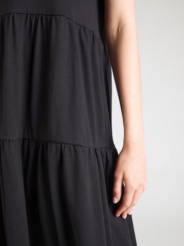 Rochie 'Blanca' de la ABOUT YOU pe negru
