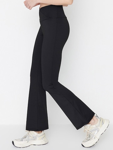 Trendyol Flared Leggings in Black