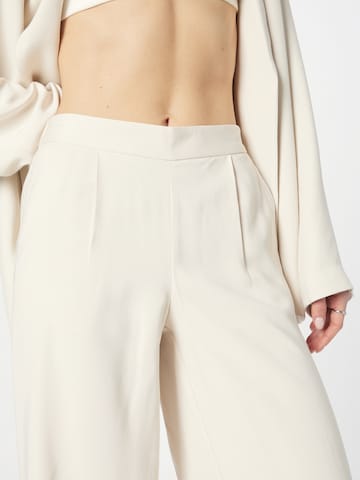 ONLY Wide leg Pleat-Front Pants in Beige