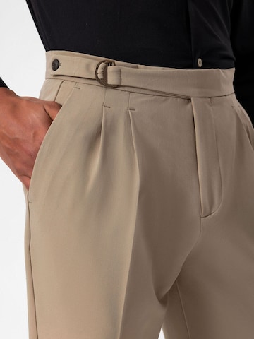 Antioch Loosefit Veckad byxa i beige