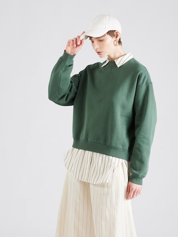 WEEKDAY Sweatshirt 'Essence Standard' i grön: framsida