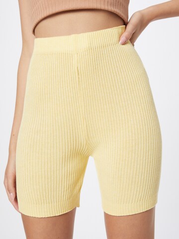 NU-IN Slimfit Παντελόνι σε κίτρινο
