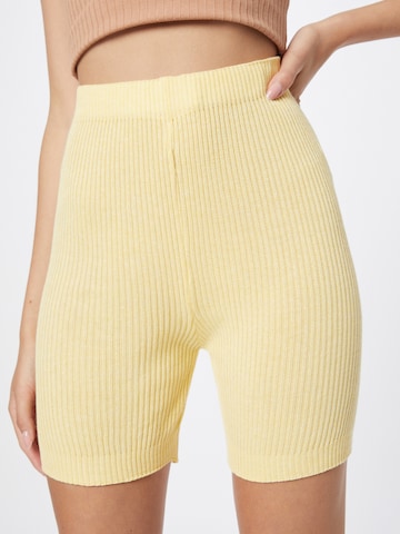 NU-IN - Pantalón en amarillo